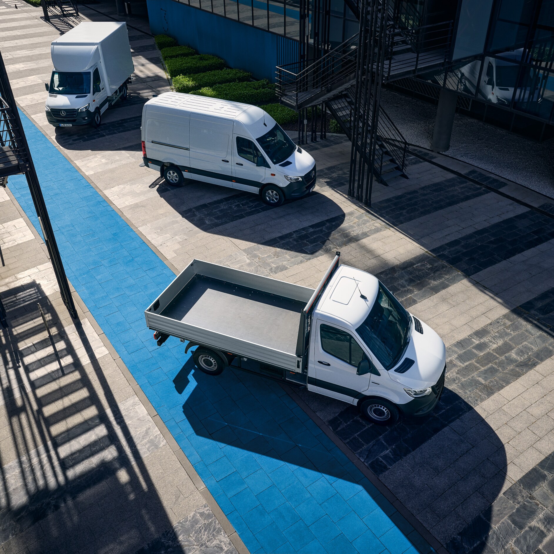 Modele eSprinter | Mercedes-Benz Modele Mercedes-Benz eSprinter na parkingu.